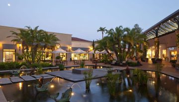 FASHION ISLAND – KOI POND